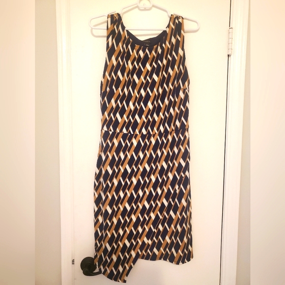 Stretchy Sheath Dress with Side Zipper - Picture 2 of 4